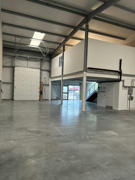 Croydon Rd, Croydon for lease - Building Photo - Image 2 of 2