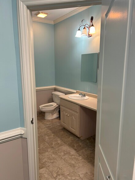 274B Commonwealth Dr, Greenville, SC à louer - Photo intérieure - Image 3 de 7