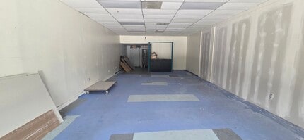 5471 Memorial Dr, Stone Mountain, GA for lease Interior Photo- Image 2 of 5