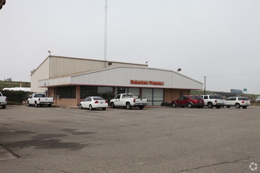 4625 N Golden State Blvd, Turlock, CA for lease - Primary Photo - Image 1 of 2