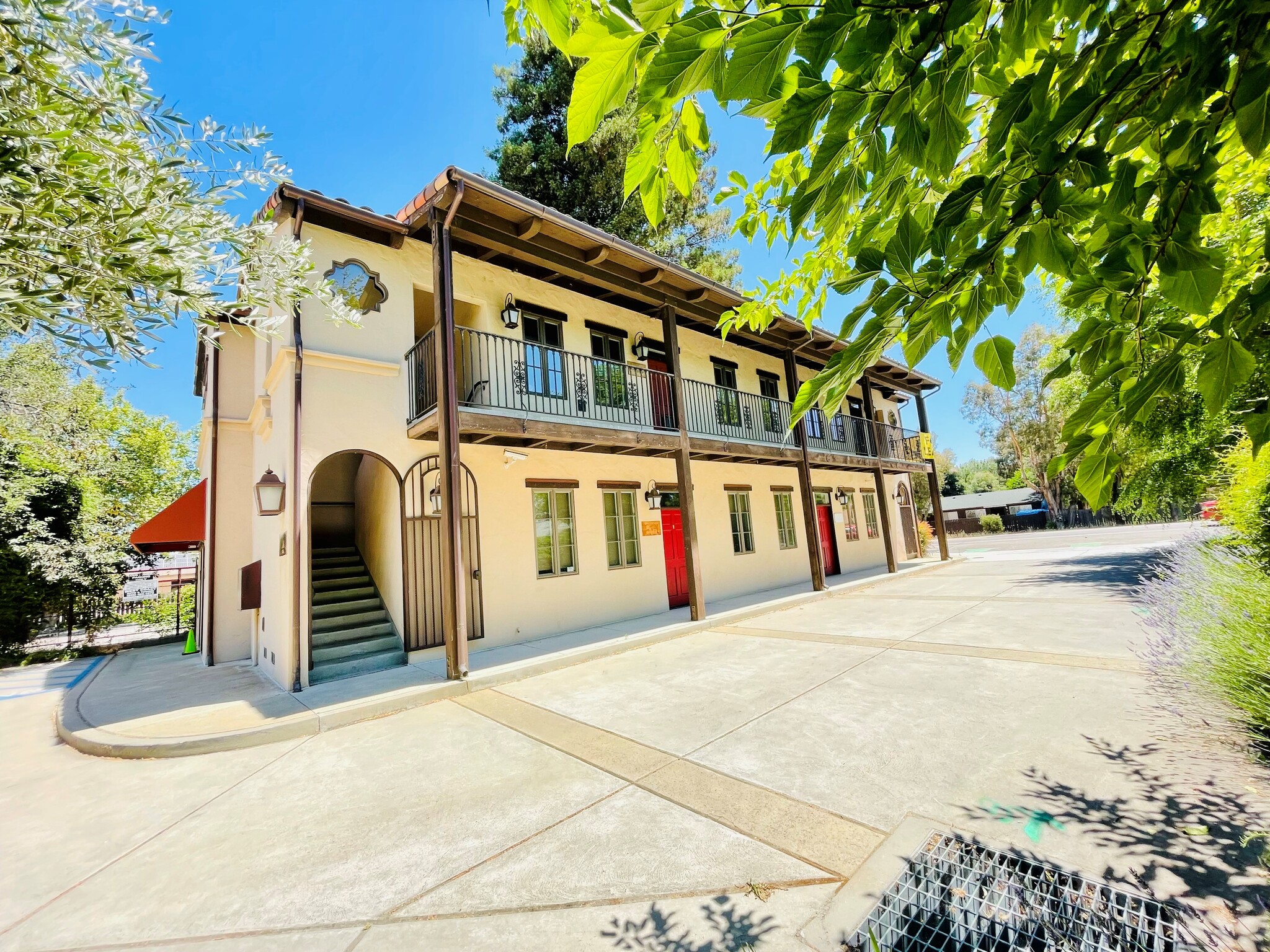 7840 Morro Rd, Atascadero, CA à louer Photo du b timent- Image 1 de 8