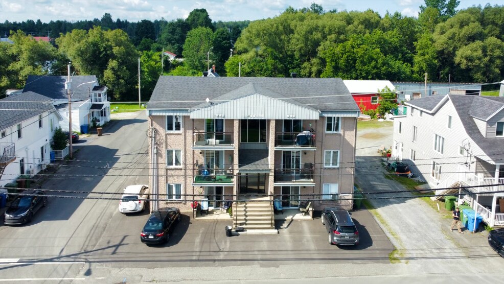 500 Rue Saint-Janvier, Weedon, QC for sale Primary Photo- Image 1 of 1