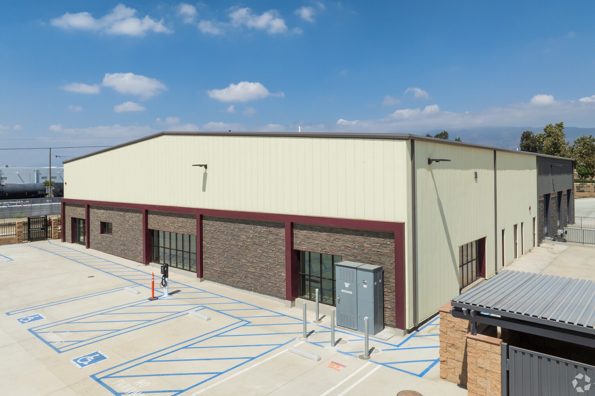 8247 Lime Ave, Fontana, CA for lease Primary Photo- Image 1 of 6