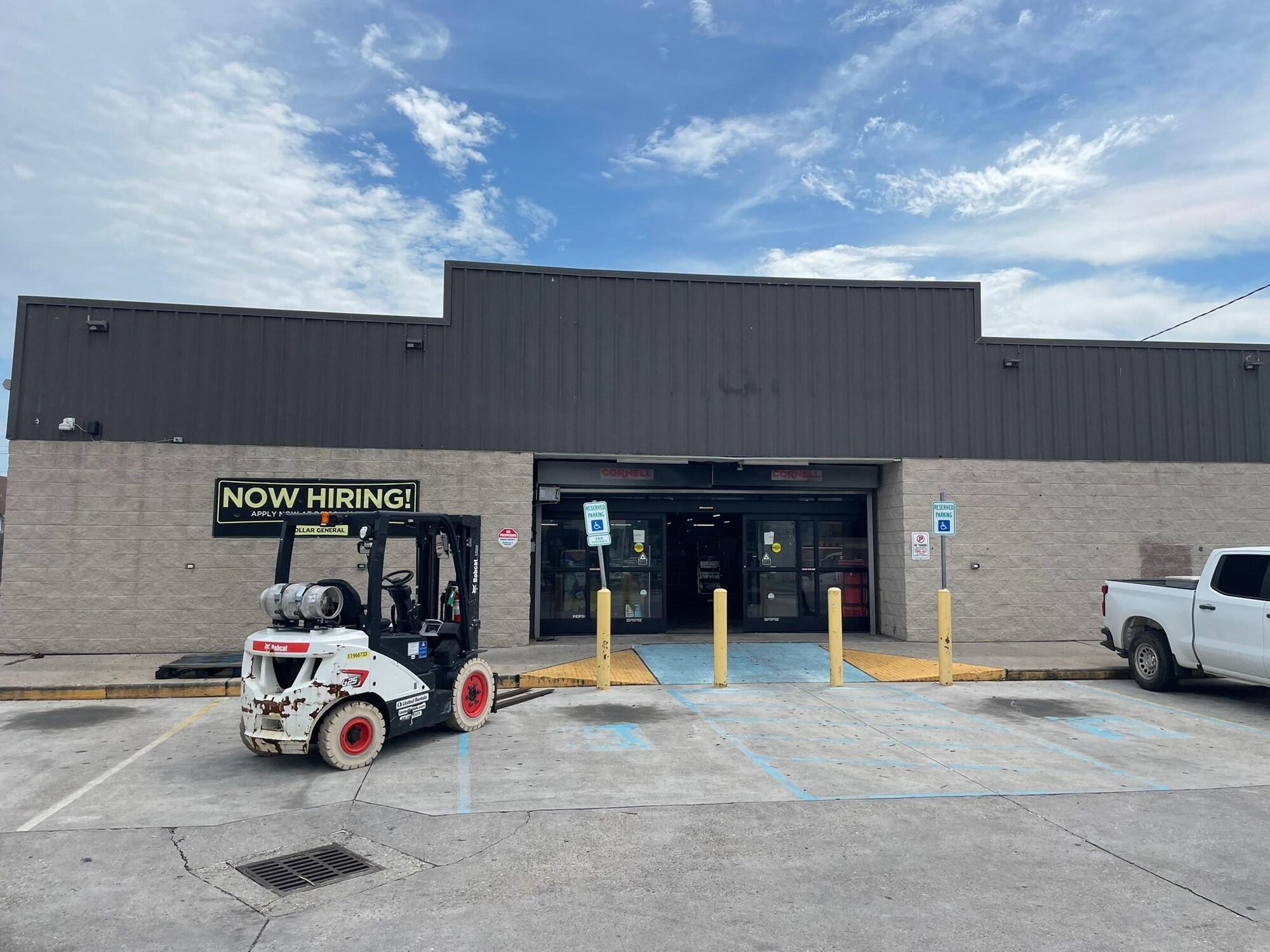 8201 Earhart Blvd, New Orleans, LA for lease Primary Photo- Image 1 of 15