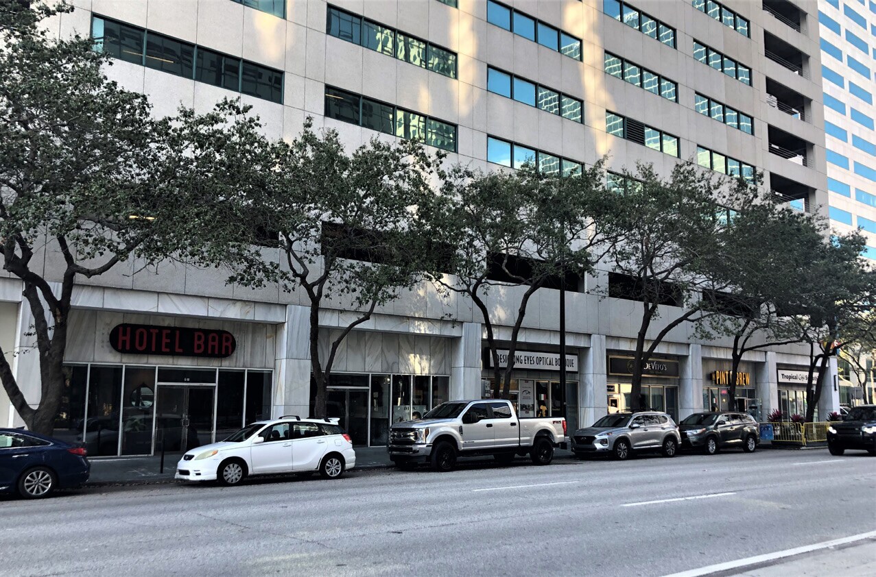 203 N Ashley Dr, Tampa, FL à louer Photo du bâtiment- Image 1 de 9