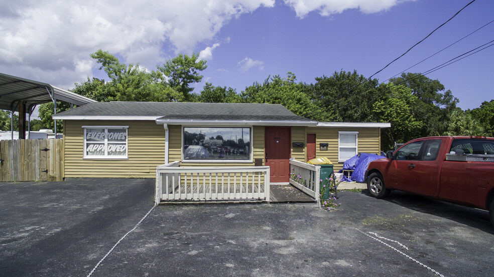 1918 Aurora Rd, Melbourne, FL à vendre - Photo principale - Image 1 de 21