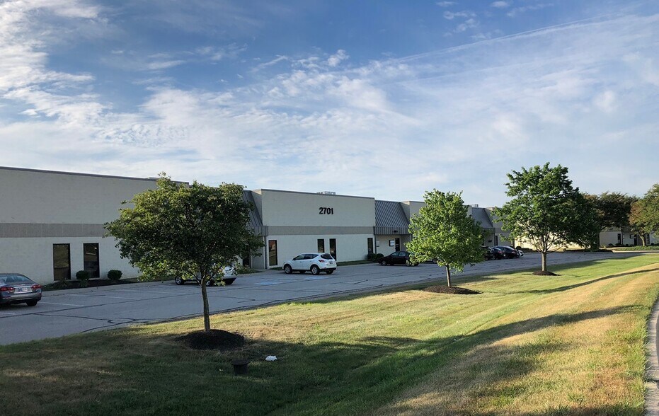 2701 Fortune Cir E, Indianapolis, IN for lease - Building Photo - Image 1 of 7