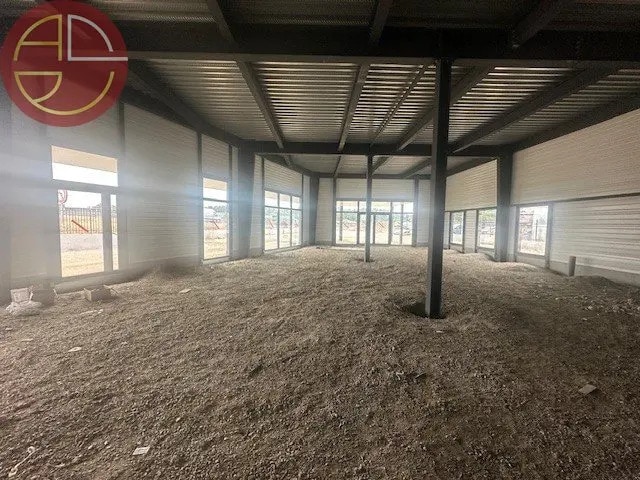 Retail in Pinsaguel for lease - Interior Photo - Image 3 of 11