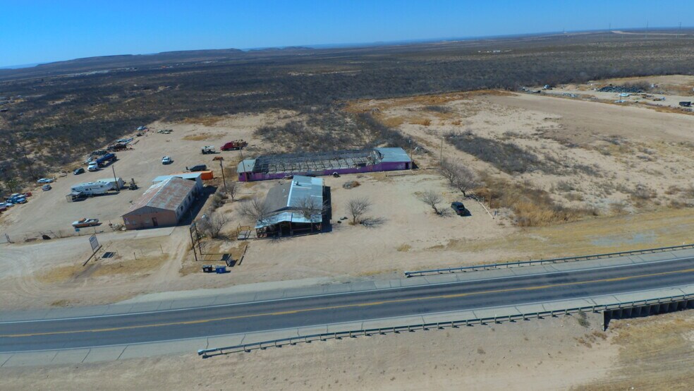 1103 U.S. 385, Highway, Mccamey, TX à vendre - Photo du bâtiment - Image 3 de 38
