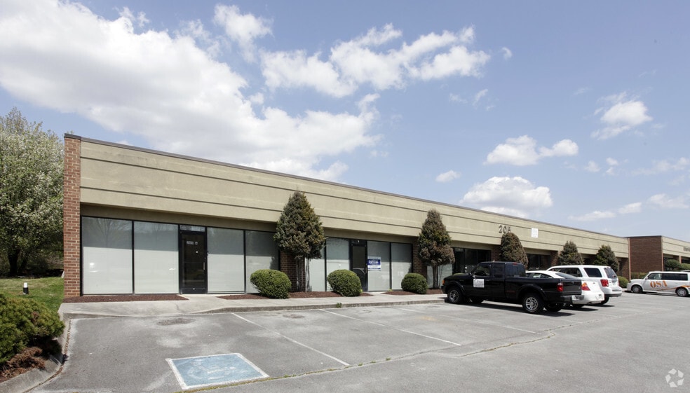 205 Perimeter Park Rd, Knoxville, TN for lease - Building Photo - Image 2 of 2
