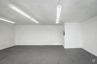 2329-2335 W Sequoia Ave, Anaheim, CA à louer Photo intérieure- Image 2 de 4