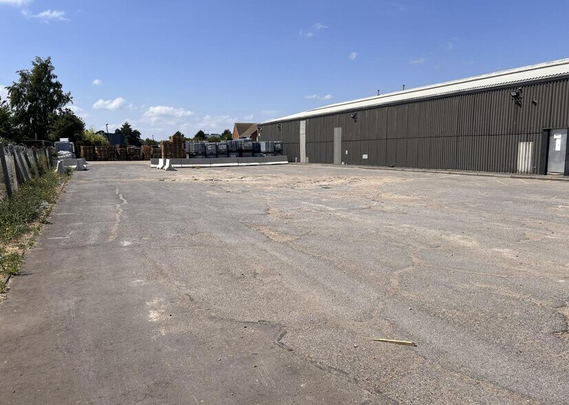 Unit 15 Aviation Way, Southend On Sea à louer - Photo du bâtiment - Image 2 de 7