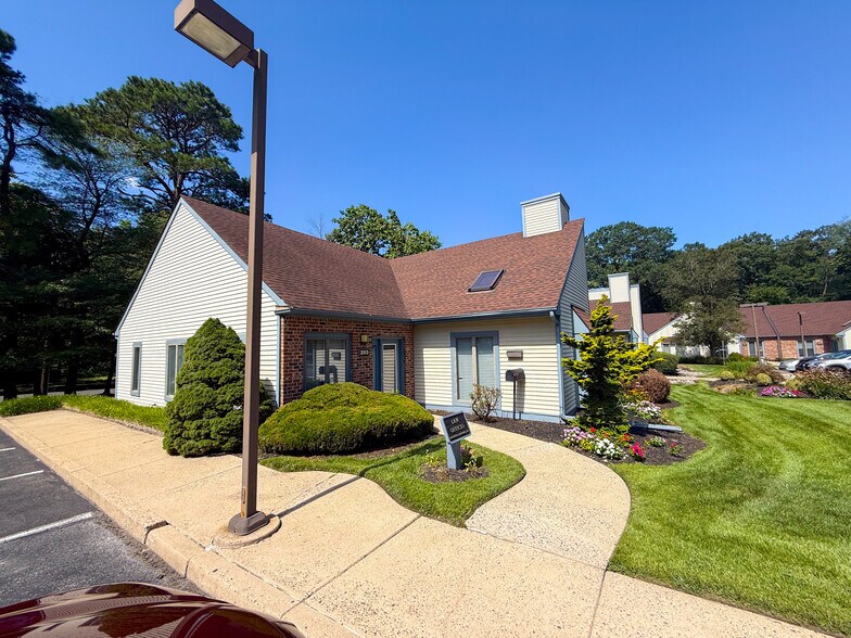 146 S Lakeview Dr, Gibbsboro, NJ à vendre - Photo du bâtiment - Image 2 de 14