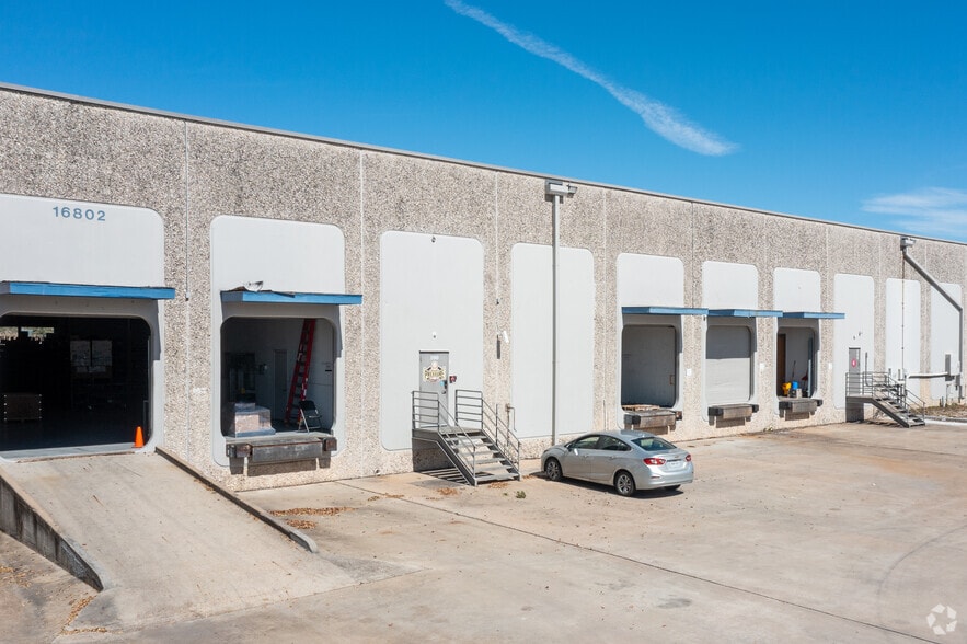 16802 Barker Springs Rd, Houston, TX for lease - Building Photo - Image 2 of 5