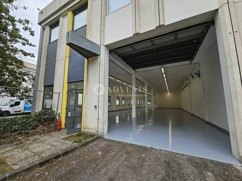 Flex dans Gennevilliers à louer - Photo du bâtiment - Image 1 de 5