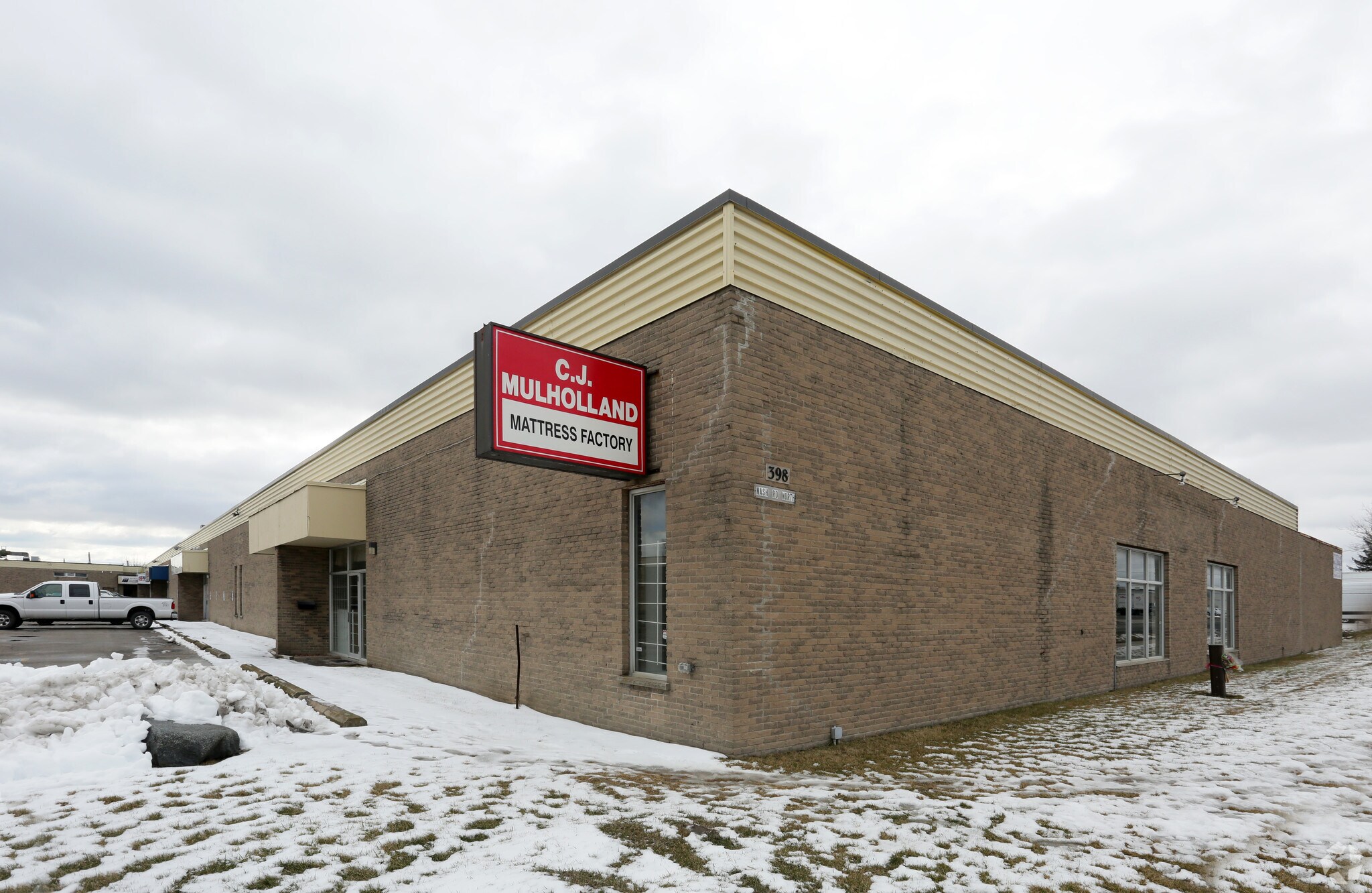 398-404 Nash Rd N, Hamilton, ON for sale Primary Photo- Image 1 of 1