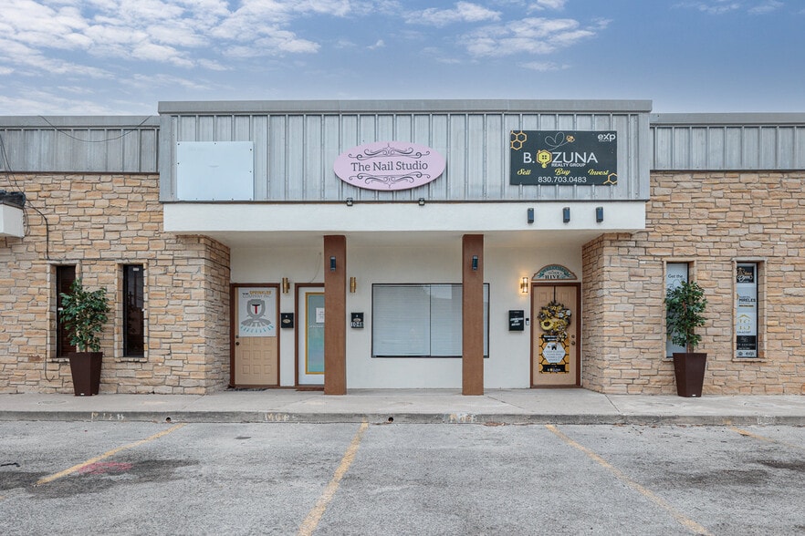 102 Fletcher Dr, Del Rio, TX for sale - Building Photo - Image 3 of 31