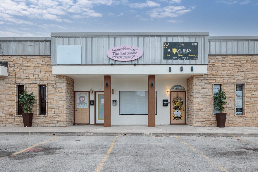102 Fletcher Dr, Del Rio, TX à vendre - Photo du bâtiment - Image 3 de 31