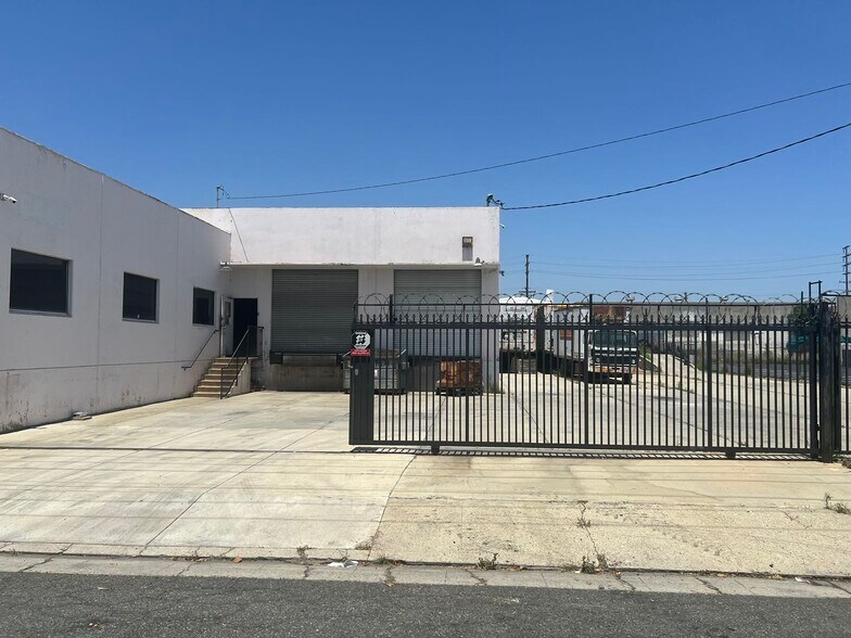 6445 Fleet St, Commerce, CA à louer - Photo du bâtiment - Image 1 de 7