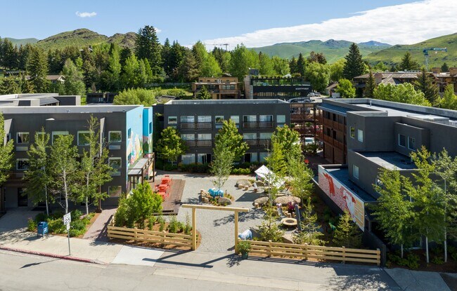 Plus de détails pour 600 Main St N, Ketchum, ID - Commerce de détail à louer