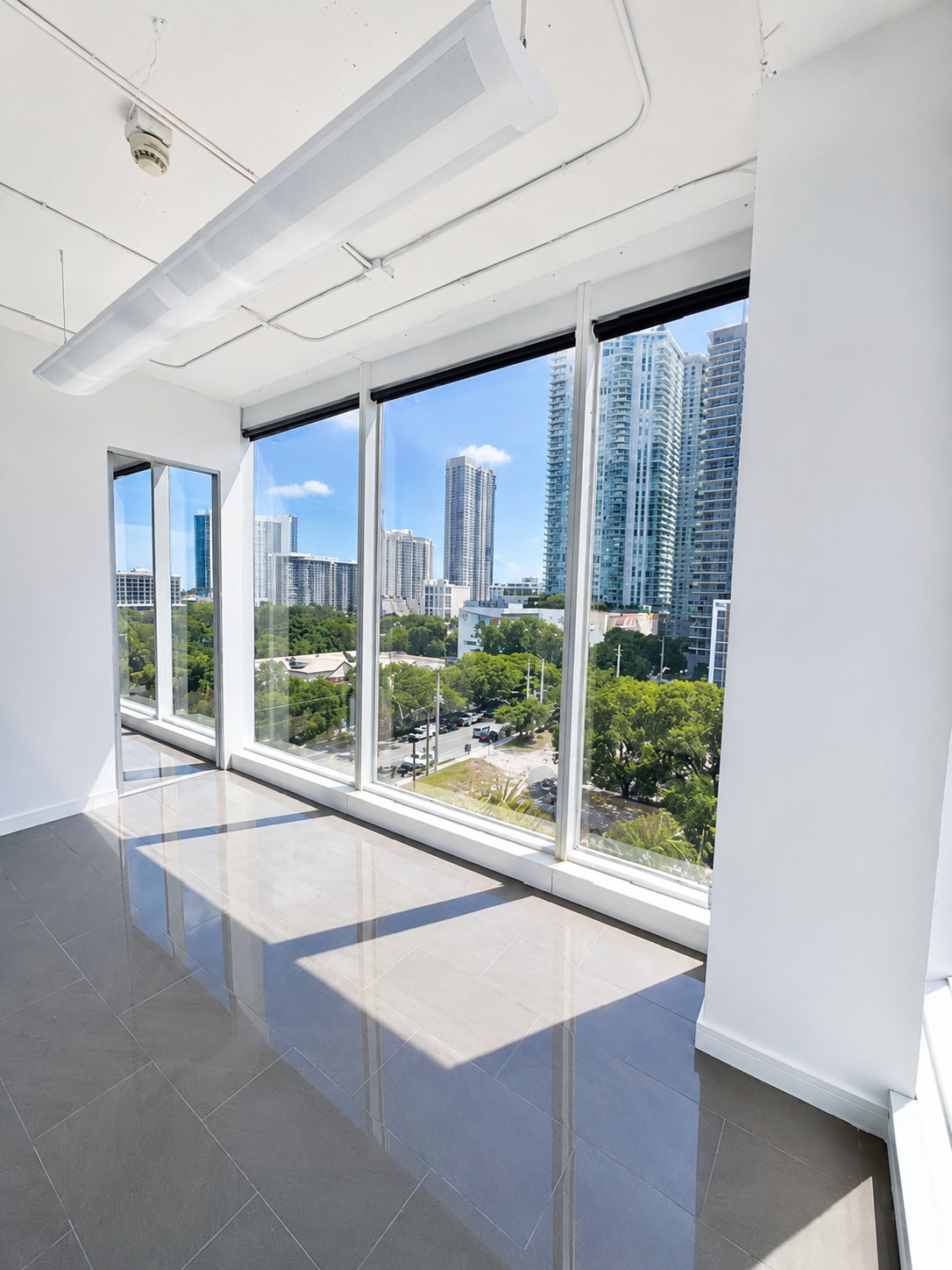 3050 Biscayne Blvd, Miami, FL à louer Photo intérieure- Image 1 de 7