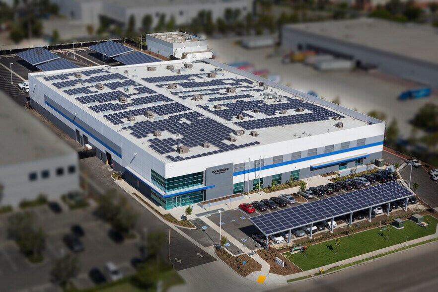 Volkswagen Engineering Campus portefeuille de 2 propriétés à vendre sur LoopNet.ca - Photo du bâtiment - Image 1 de 10