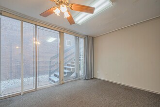1914 N Memorial Way, Houston, TX for lease Interior Photo- Image 2 of 31