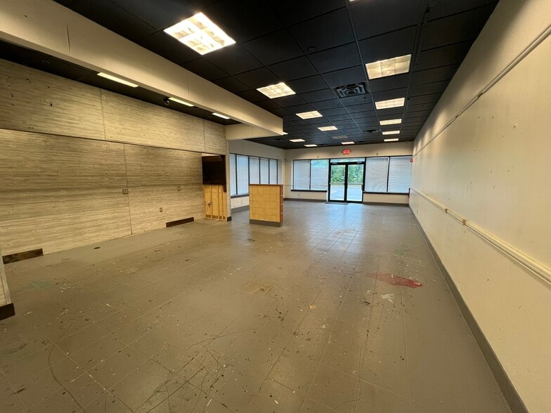 13445-13501 Business Center Dr, Elk River, MN for lease - Building Photo - Image 3 of 12