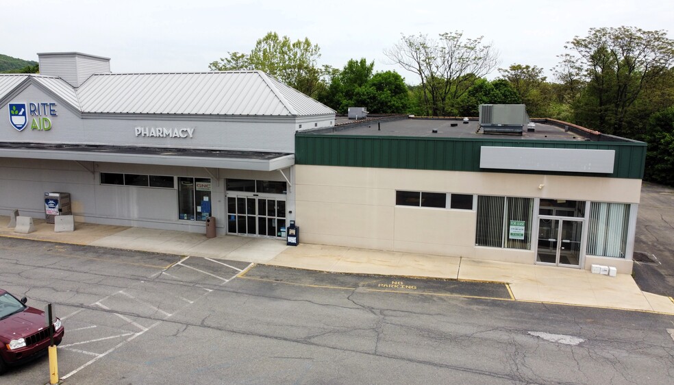 239-241 N 1st St, Lehighton, PA for lease - Building Photo - Image 3 of 14