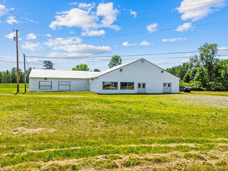 53 Neck Rd, Benton, ME for sale - Primary Photo - Image 1 of 23