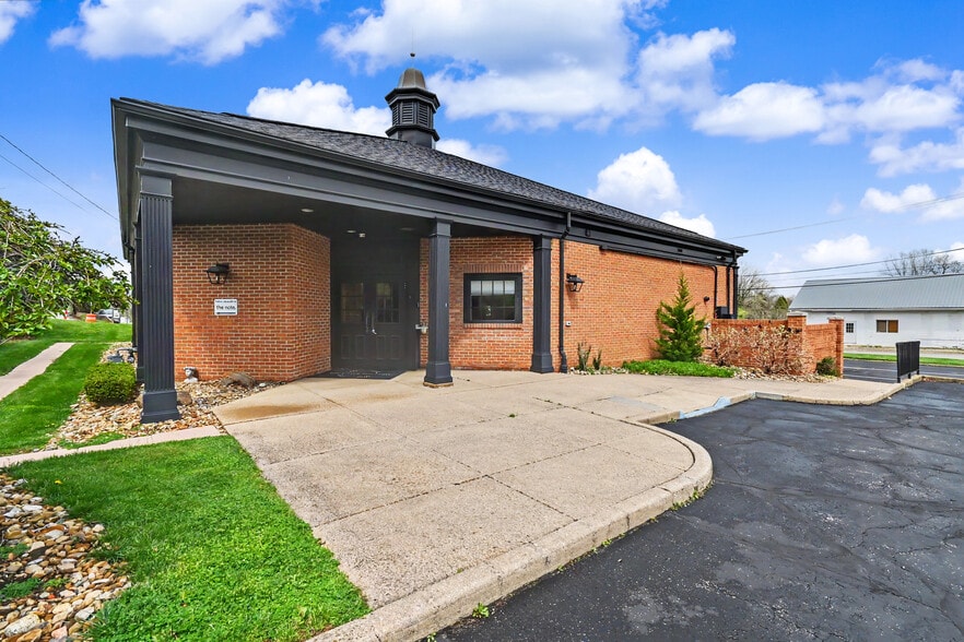 40 E Main St, Lexington, OH for lease - Building Photo - Image 3 of 24