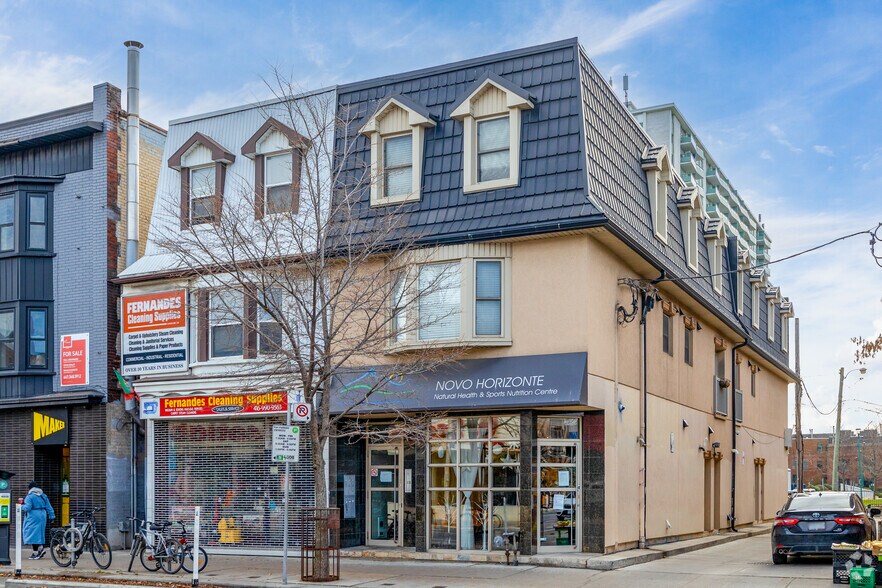 999 Bloor St W, Toronto, ON à vendre - Photo du bâtiment - Image 1 de 1