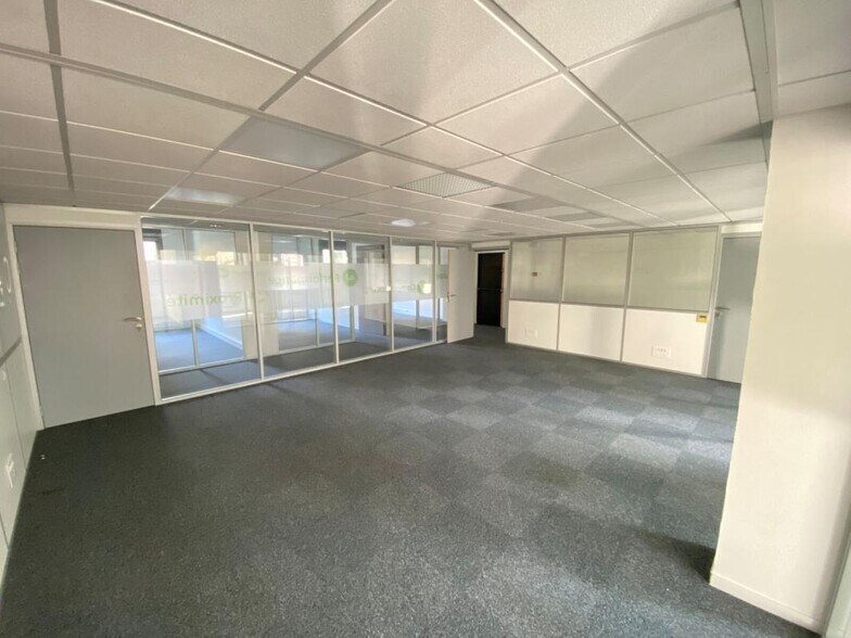 9 Rue Des Tuiliers, Lyon for lease - Interior Photo - Image 2 of 23