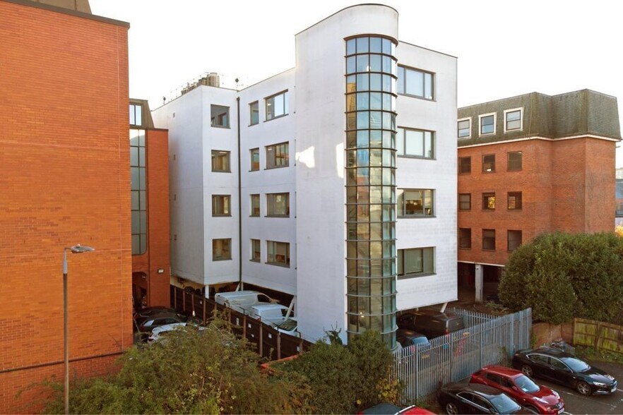 7 Eastern Rd, Romford à vendre - Photo du bâtiment - Image 2 de 5