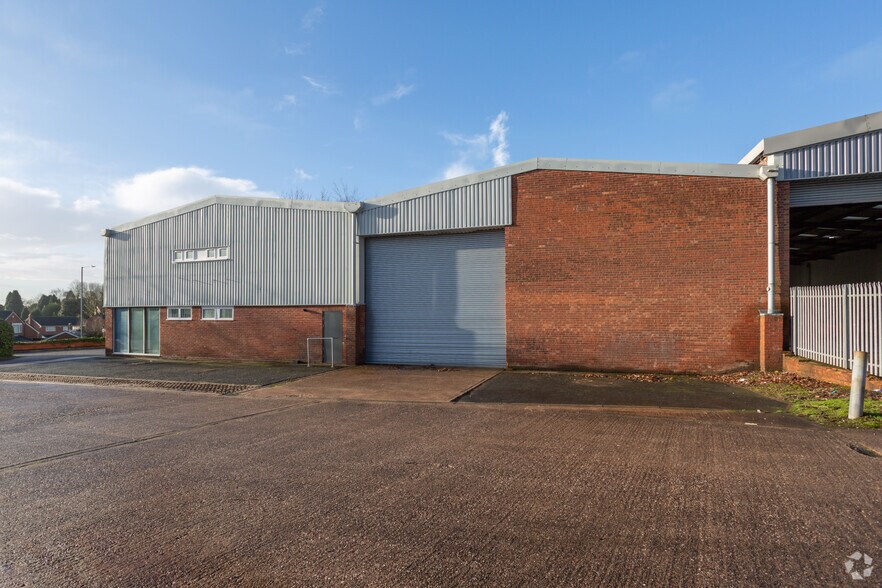 Kingsbury Rd, Curdworth à louer - Photo du bâtiment - Image 2 de 3