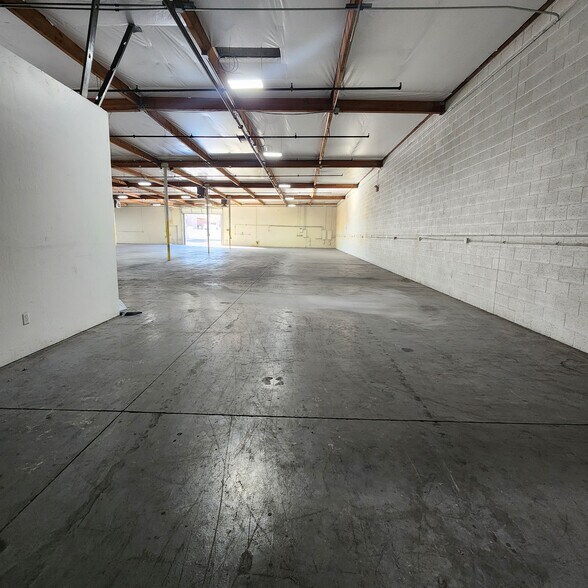 1233 W Geneva Dr, Tempe, AZ à louer - Photo du bâtiment - Image 3 de 10