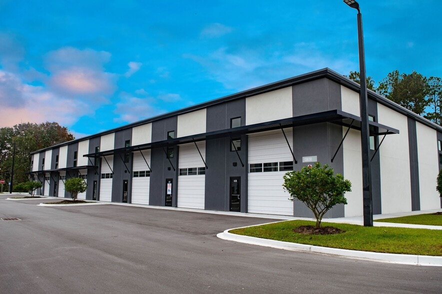 13830 Gran Bay Pky, Jacksonville, FL for lease - Building Photo - Image 2 of 6