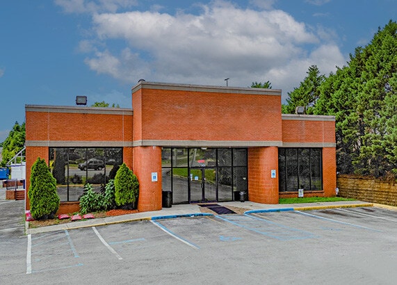 6243 University Dr NW, Huntsville, AL for lease Building Photo- Image 1 of 5