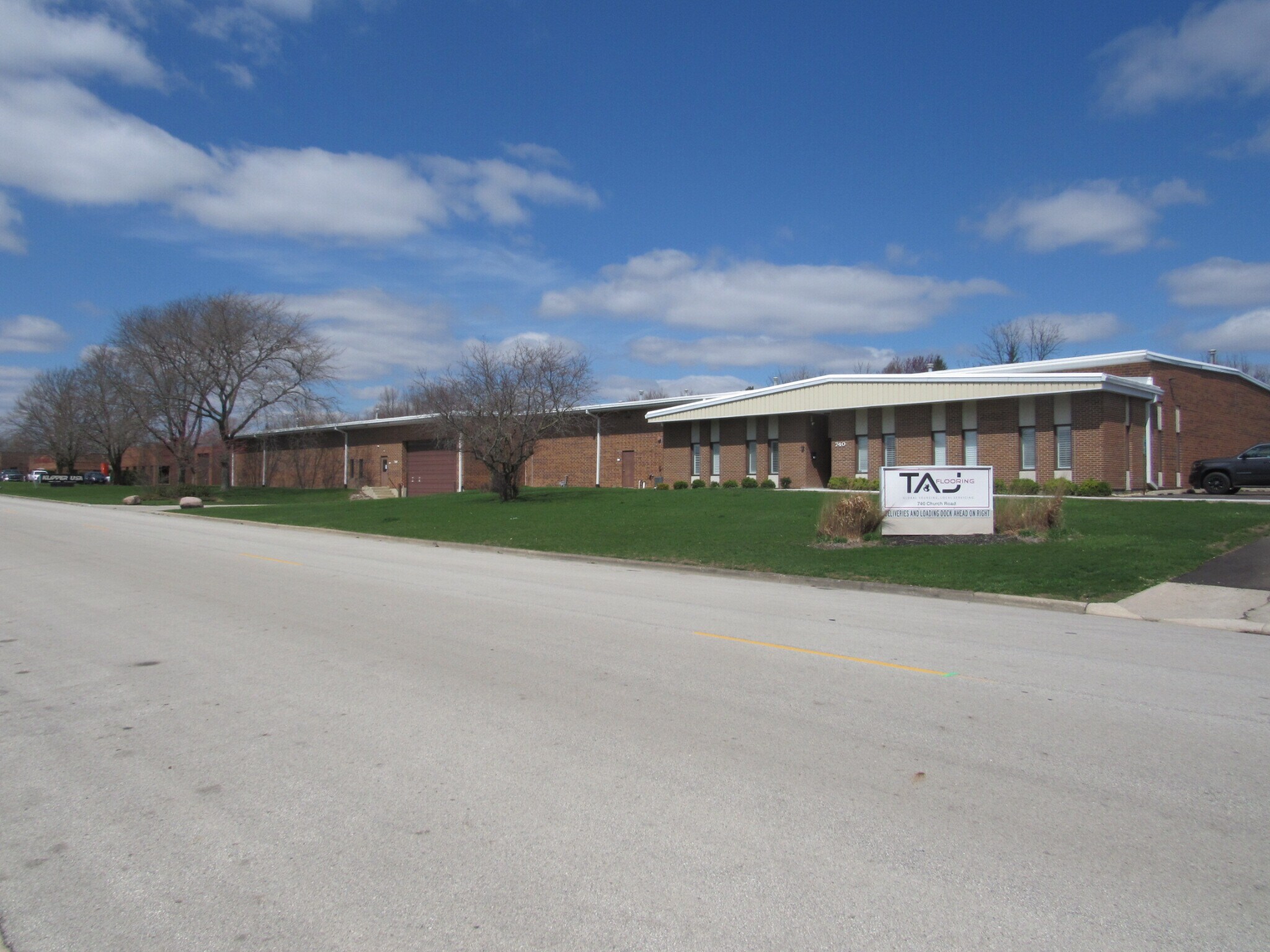 740 Church Rd, Elgin, IL à vendre Photo du bâtiment- Image 1 de 9