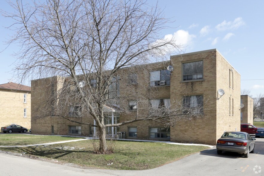 183 Maurice Dr, Oakville, ON à vendre - Photo du bâtiment - Image 2 de 11