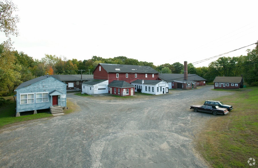 141 Summer St, Plantsville, CT for lease - Building Photo - Image 3 of 10