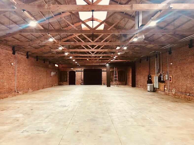 1228 S Flower St, Los Angeles, CA à louer - Photo intérieure - Image 1 de 21