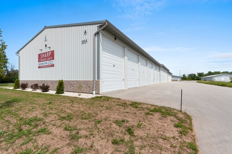 1854 Industrial Dr, Green Bay, WI à vendre - Photo du bâtiment - Image 3 de 28