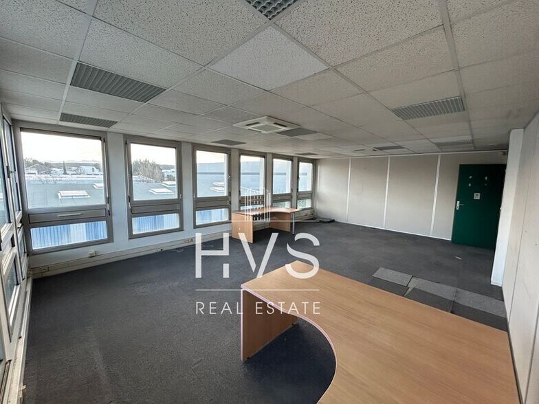Office in Aix-en-Provence for lease - Interior Photo - Image 2 of 2