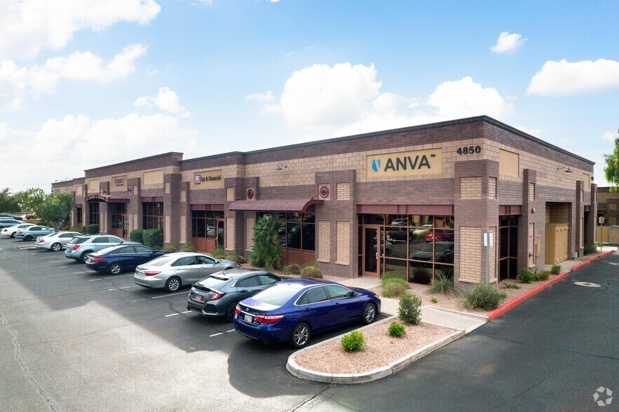4850 E Baseline Rd, Mesa, AZ à louer - Photo du bâtiment - Image 1 de 32