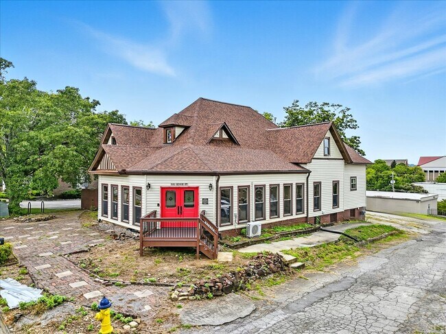 More details for 321 High St, Maryville, TN - Retail for Sale