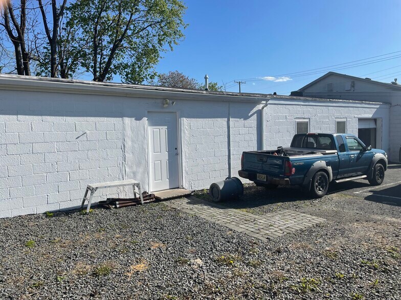 403 State Route 35, Red Bank, NJ à louer - Photo du bâtiment - Image 2 de 7