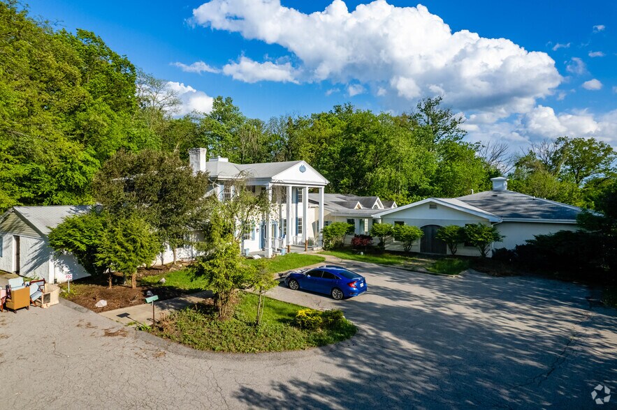 5347 Brightwood Rd, Bethel Park, PA à vendre - Photo du bâtiment - Image 2 de 16