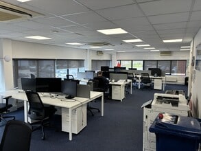 Trafalgar Way, Bar Hill for lease Interior Photo- Image 1 of 4