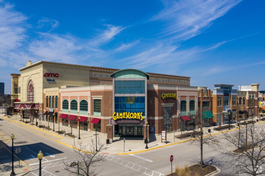 601 N Martingale Rd, Schaumburg, IL à louer - Photo du bâtiment - Image 3 de 23
